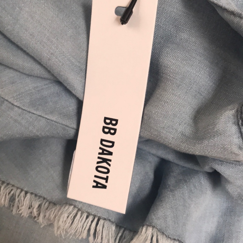 TAGS ON 🏷 BB Dakota size 8 wrap around skirt